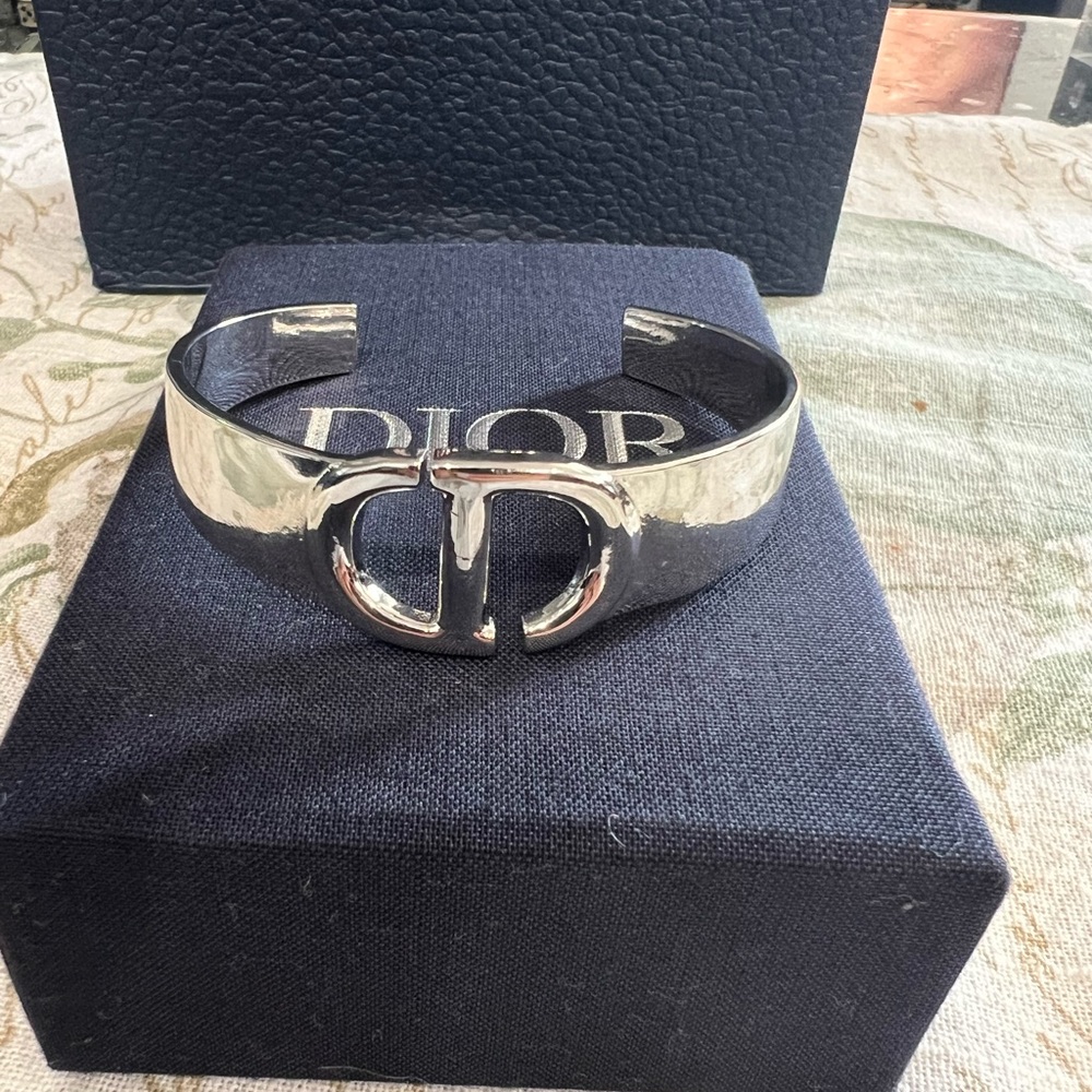 Dior Cd Icon Silver Bracelet - Picture 3 of 7